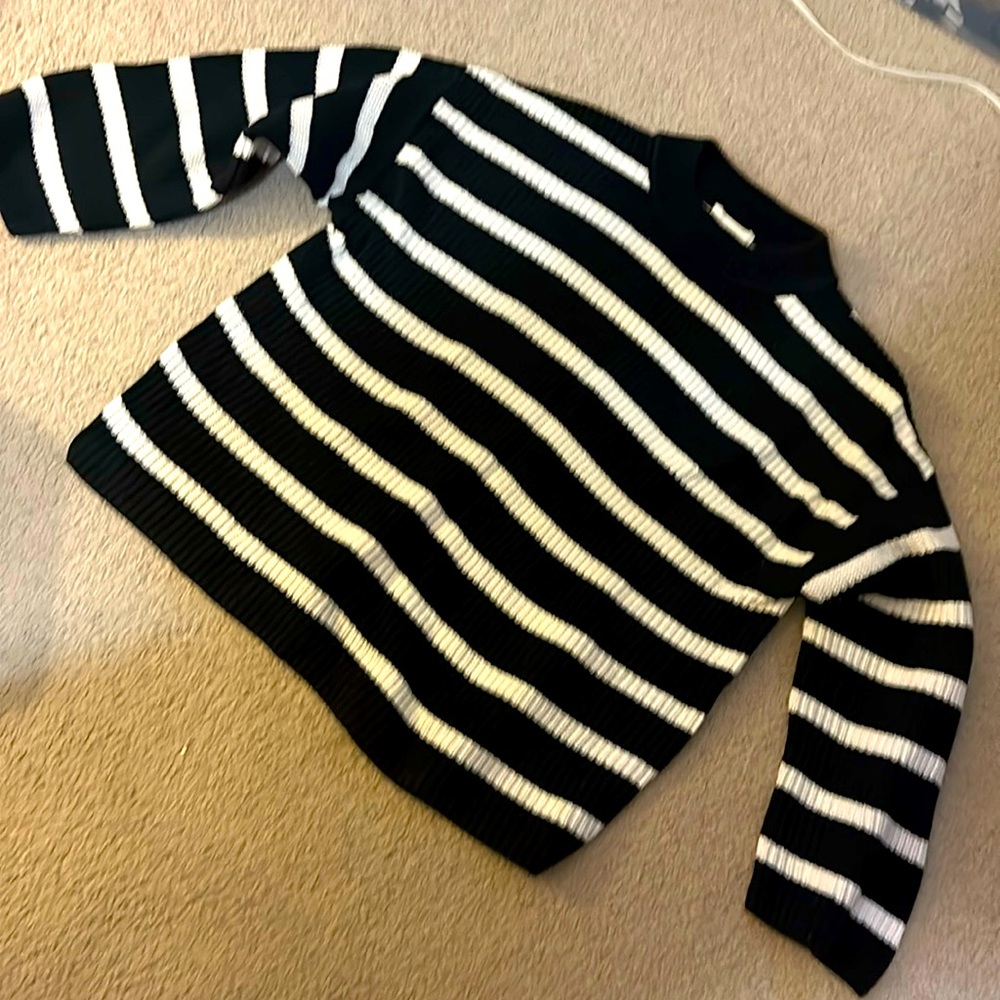 Women’s Sweater (H&M)